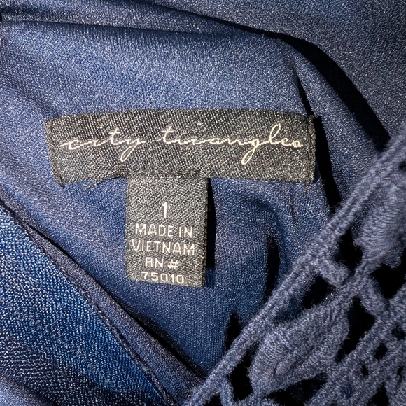 Jr Size 1 Lace Dress - Picture 2 of 4